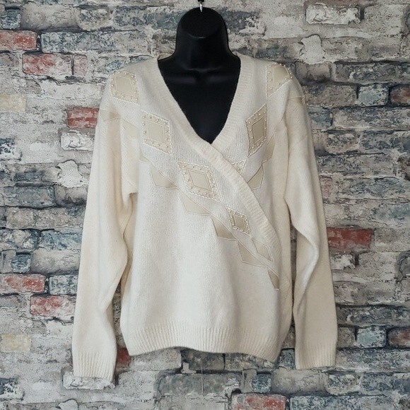 Private Party VINTAGE Women's Silk & Angora Blend Academia Sweater Medium - Picture 1 of 8